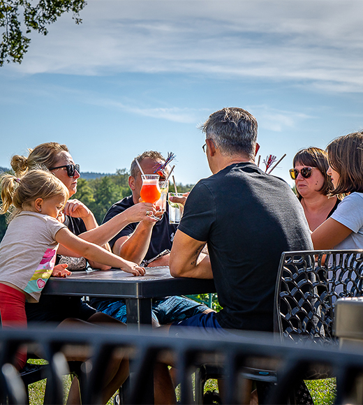 Bar restaurant le Titan du camping les Ballastières, en Haute-Saône