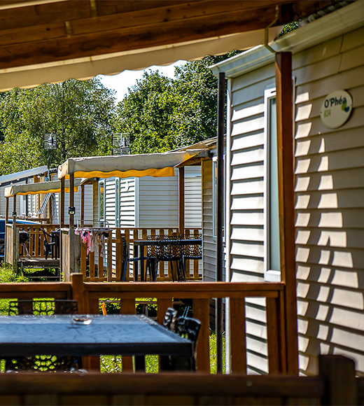 Tente insolite en location au camping les Ballastières, dans les Vosges du Sud